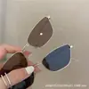 Gafas de sol triangulares elegantes, novedad transfronteriza, Amazon, diseño de montura cuadrada pequeña, sentido del diseño, gafas de sol metálicas para hombre y mujer, gafas de pasarela