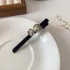 Grampo Lateral Elegante com Pérolas e Strass para Franja Presilha de Cabelo Francesa Levemente Luxuosa Presilha Bico de Pato Acessório de Cabelo para Mulheres