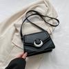 Bolso pequeño de color liso para mujer, sencillo y de moda para ir al trabajo, primavera y verano 2023, nuevo y popular bolso de mensajero de hombro este año