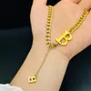 Collar Súper Brillante de Acero de Titanio, Estilo Hip-Hop Moderno Personalizado para Hombres y Mujeres, No se Desvanece, Joyería Versátil con Colgante de Letra, Cadena para Clavícula