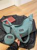 Venta al por mayor, pequeño bolso de mujer estilo coreano estilo ins, nuevo bolso bandolera pequeño color caramelo combinable con todo.
