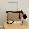 Nueva colección de otoño: bolso de hombro retro de cuero mate con bloques de color, un bolso casual elegante y versátil perfecto para ir al trabajo y para el uso diario