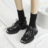 Zapatos Pequeños Cuadrados de Cuero Estilo Británico Retro Personalizados de Fábrica para Mujer Zapatos Derby de Cuero Genuino Zapatos de Plataforma Estilo Punk Decorados con Remaches