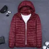 Productos genuinos chaqueta ligera acolchada de algodón abrigo corto para hombre 2023 invierno delgada moderna versátil con capucha algodón ultradelgado ligero