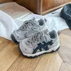 Zapatillas Deportivas Infantiles 2026 Otoño Nuevo Modelo Popular para Niños y Niñas, Zapatos Casuales de Moda para Exteriores tipo "Dad Shoes" con Suela Suave y Característica Antideslizante