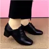 Zapatos de mujer de cuero suave, mocasines de tacón grueso, nueva moda otoño 2026, suela suave, versátiles, de boca profunda, zapatos para mamá, zapatos de trabajo de cuero para mujer