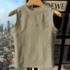 Chaleco con cuello de diseño para mujer 2024 Verano Delgado Interior Corto Tirantes Sin Mangas Top Delgado Moderno Venta al por Mayor