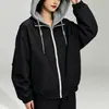 Jaqueta casual com capuz, novo modelo primavera e outono 2026, estilo duas peças falsas, moda outdoor, jaqueta solta que rejuvenesce para mulheres