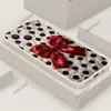Item Popular de Comércio Exterior: Capa de Celular de Silicone Fosco com Cobertura Total, Bolinhas e Laço Vermelho para Apple 17 Pro e iPhone 16