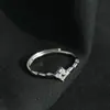 Anillo de Flor Yuhong con un Diseño Único, Minimalista, de Gama Alta, Lujo Ligero, Estilo Fresco, Anillo Ajustable, Venta Directa del Fabricante