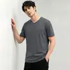Camiseta de manga corta para hombre de seda de modal y hielo, top de alta gama antibacterial y antiácaros con cuello en V, camiseta de media manga de secado rápido y tacto fresco