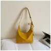 Bolso de hombro tipo tote retro de cuero encerado simple transfronterizo para mujer, nuevo, de alto valor, gran capacidad, para llevar al hombro y cruzado