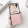 Funda Mágica V Flip para Teléfono Plegable Bear Glory Funda Protectora para Magic V Flip Pantalla Pequeña Plegable Patrón de Cuero