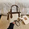 Bolsa Pequena Retrô para Mulheres Outono e Inverno 2025 Novo Estilo Fashion Simples Casual Bolsa Transversal Bolsa Quadrada Pequena de Mão para Mulheres