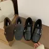 2026 Novo Estilo Bico Quadrado Patchwork Salto Anabela Esculpido Fivela Casual Moda Comutador Peludo Sapatos Femininos