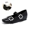 Zapatos Mary Jane con Hebilla de Pedrería Estilo Francés 2026 Nueva Colección Primavera Versátiles Zapatos de Mujer con Hebilla Sola Planos Casuales de Punta Cuadrada para Mujer
