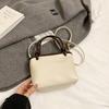 Bolsa pequena de estilo ocidental de alta qualidade para mulheres, nova primavera e verão de 2025, super popular, bolsa transversal versátil, bolsa portátil da moda