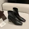 Botas quadradas slim de salto grosso para mulheres, estilo da Mãe Uva, 6cm de altura, novas botas femininas para outono e inverno 2026