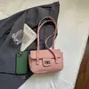 Bolsa de Ombro Quadrada Pequena Tendência Transfronteiriça Bolsa Feminina Verão 2026 Novo Estilo Bolsa de Ombro Estilosa de Luxo Leve Bolsa de Ombro para o Trabalho Bolsa de Axila