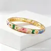 Novo Bracelete Nacional de Paisagem Estilo Chinês Esmalte Cloisonné Floral Vazado, Em Estoque Atacado Bracelete Esmaltado por Gotejamento Cravejado com Diamantes