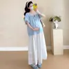 Moda de Verano 2025 Nuevo Top Babydoll de Maternidad con Escote Redondo y Bordados + Falda Larga de Encaje Traje de Maternidad