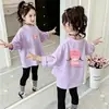 Camiseta de manga larga con cuello redondo 100% algodón para niñas, nuevo estilo primavera y otoño 2026, adecuada para niños mayores y pequeños, camiseta básica versátil de dibujos animados