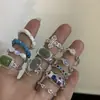 Anillo Hueco Estilo Vintage Cool con Tachuelas de Diamante Cepillado y Temperamento Único, Estilo Niche Old Money, Anillo Apilable con un Toque de Lujo para Mujer