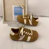Tênis da Moda Versátil de Nicho com Solado Grosso para Mulheres, Novo Estilo Verão 2026, Sapatos Plataforma Casuais Esportivos que Aumentam a Altura