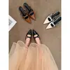 Primeiro Encontro com os Mules Elegantes Fechados no Bico com Salto Bloco Estilo Francês para Mulheres, Adequados para Uso ao Ar Livre, Novo Design Retrô Apontado Primavera/Verão 2025