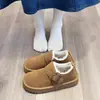 Sapatos Birkenstock de sola reta para mulheres, com forro de pelúcia para aquecimento, novo estilo fashion para 2026, mocassins de inverno, sapatos de dirigir, sapatos de algodão Birkenstock