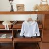 [En Stock] Qy259610 Camisa Base de Canalé Dulce y Elegante con Cuello de Encaje de Manga Larga para Niña, Nuevo Estilo Otoño 2025