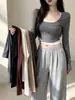 Camiseta de Capa Base para Mujer con Diseño Falso de Dos Piezas, Corte Ajustado, Estilo Coreano 2026, Top Corto, Estilo Ins de Moda, Camiseta de Manga Larga