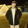 Chaqueta Nueva de Primavera 2025 para Hombre Estilo Americano Combinable con Todo con Capucha Tres Pruebas Casual Bolsillo Grande Softshell para Hombre y Mujer