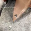 Fanjia Oro de 18 Quilates Color Chapado Pétalos de Trébol Llenos de Diamantes Cadena para Clavícula de Trébol Colgante de Flor Única Anillo de Nicho de Flor