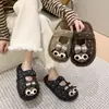 Pantuflas de Algodón Cálidas de Invierno para el Hogar Estilo Coreano Paso Cálido 2026 Plus Sensación de Dibujos Animados Poop Lunares Suela Gruesa Pantuflas de Felpa para Mujer