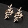 Estilo japonês e coreano 14K ouro brincos cor zircão clipe brincos simples orelha furos orelha dupla orelha fivela em forma de brincos em forma de C para as mulheres