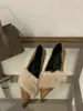 2025 Outono e Inverno Novo Estilo Sapatos de Camurça com Pelo Bico Fino Salto Agulha Alto Sexy Elegante Coelho de Pelo Sapatos Individuais para Mulheres