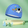 Gorro de natación holgado para niños que no aprieta la cabeza, gorro de natación con recubrimiento de PU para niños y niñas, gorro con protección para los oídos para bebés con pelo largo, disponible para venta al por mayor