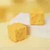 Juguete blando antiestrés de queso en cubo extragrande, popular juguete blando gigante de queso en línea, venta al por mayor transfronteriza, juguete blando realista
