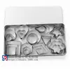 Juego de 30 mini cortadores de galletas de acero inoxidable, cortador de galletas de Navidad, molde para galletas con relieve, viene con una caja
