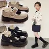 Zapatos Mary Jane de Cuero para Niñas con Suela Gruesa, Estilo Veraniego Nuevo, Adecuados para Faldas, Mocasines con Punta Redonda, Zapatos de Salón Individuales con Tacón Grueso Decorados con Perlas