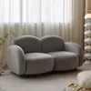 Sofá de tecido simples e moderno para apartamentos pequenos, adequado para quartos, salas de estar e lojas de roupas da moda, projetado para uso casual e confortável, disponível em configurações de um, dois e três lugares.