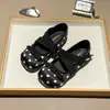 Zapatos Mary Jane de Cuero para Niñas 2026 Primavera y Otoño Nuevos Moda Infantil Suela Suave Zapatos de Princesa con Tiras Elásticas Cruzadas Huecas