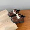 Sapatos infantis de couro, segunda camada de algodão, sapatos de princesa para meninas, novo estilo inverno 2026, preto, estiloso, versátil, quente, sapatos Mary Jane, da moda