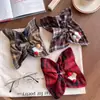 Lenço Quadrado Xadrez de Lã Estilo Britânico Elástico de Cabelo Scrunchie para Mulheres, Corda de Cabelo Lateral Quadrada Rabo de Cavalo Baixo Faixa de Cabelo