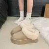 Botas de nieve cálidas de una sola pieza con suela gruesa y forro de felpa, engrosadas, para mujer, novedad de invierno 2026, zapatos de algodón estilo Birkenstock para el noreste, mujer