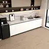 Combinación de barra de té y aparador de lujo ligero, adecuada para uso en el hogar, la oficina o la empresa, con un diseño de montaje en pared y una encimera de mármol para lavar y cortar
