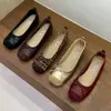 2026 Nuevo Estilo Coreano Atmosférico Versátil para el Trabajo Zapatos de Salón Suela Suave Boca Baja Estilo Hada Retro Zapatos de Salón