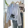 Camisa Azul Elegante e de Alta Qualidade Estilo Francês para Mulheres, Novo Design de Verão, Camisa Listrada de Nicho, Top Fashion