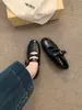 Temporada do Primeiro Encontro: Sapatilhas Femininas Vermelhas de Couro Macio Elástico Patchwork Bico Redondo Decote Baixo Estilo Ballet, Novo Modelo 2026, Sapatos Baixos Versáteis